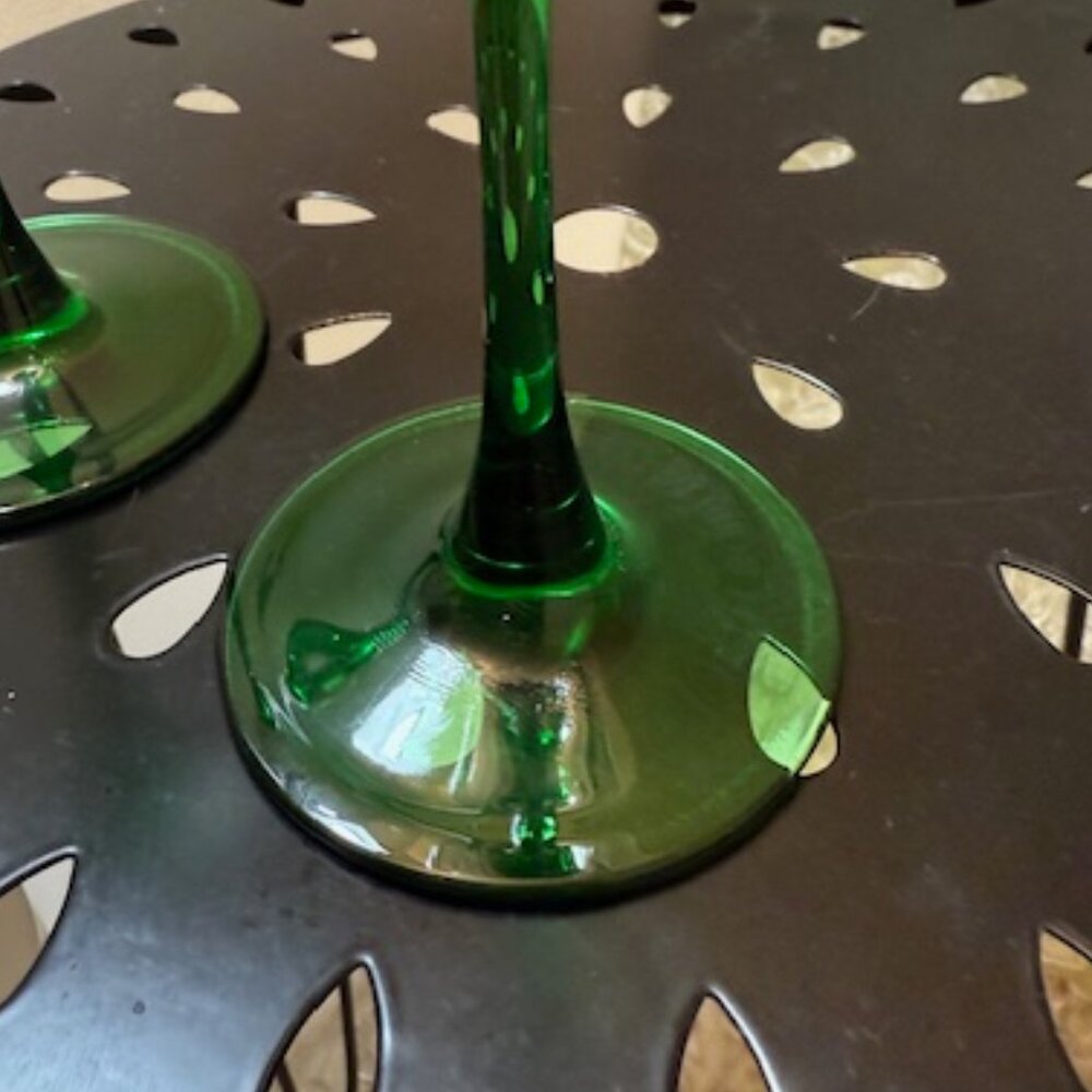 Vintage Luminarc Made in France Green Stemmed Wine Glasses pair 6 oz, pour - Picture 4 of 11